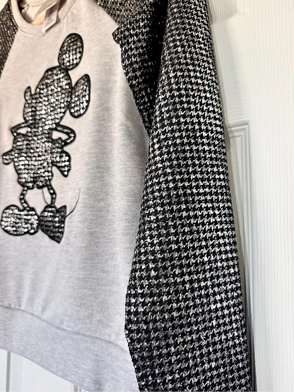 Disney Boutique Mickey Mouse Houndstooth Sweatshirt Gray Small - Picture 2 of 3